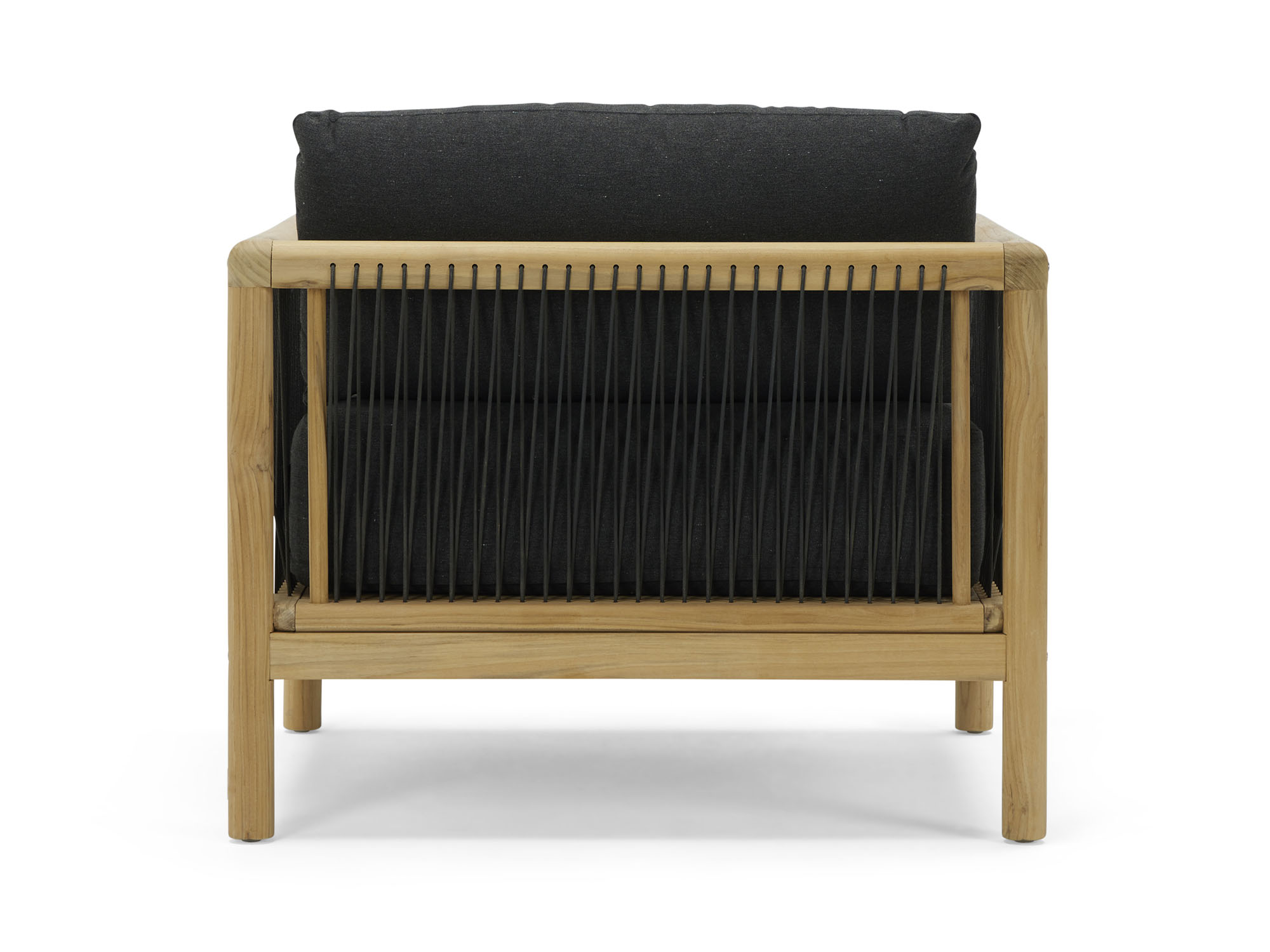 Vue arrière d'une chaise d'extérieur avec coussins noirs